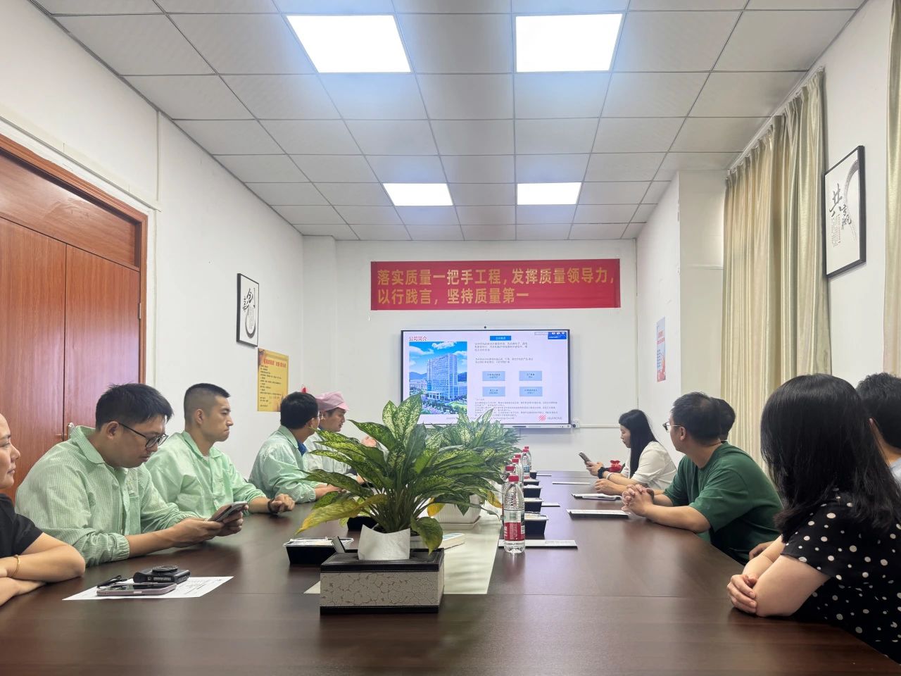 走進(jìn)華為丨搭建優(yōu)質(zhì)溝通平臺(tái) 共探寧夏數(shù)字能源新未來